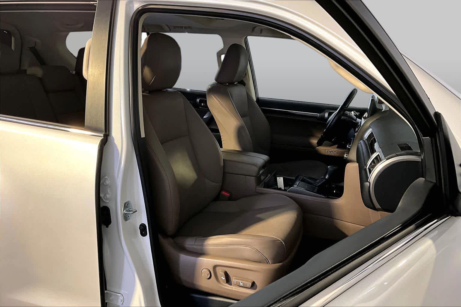 Used 2023 Lexus GX 460 Premium w/ Premium Package AWD/4WD image 8