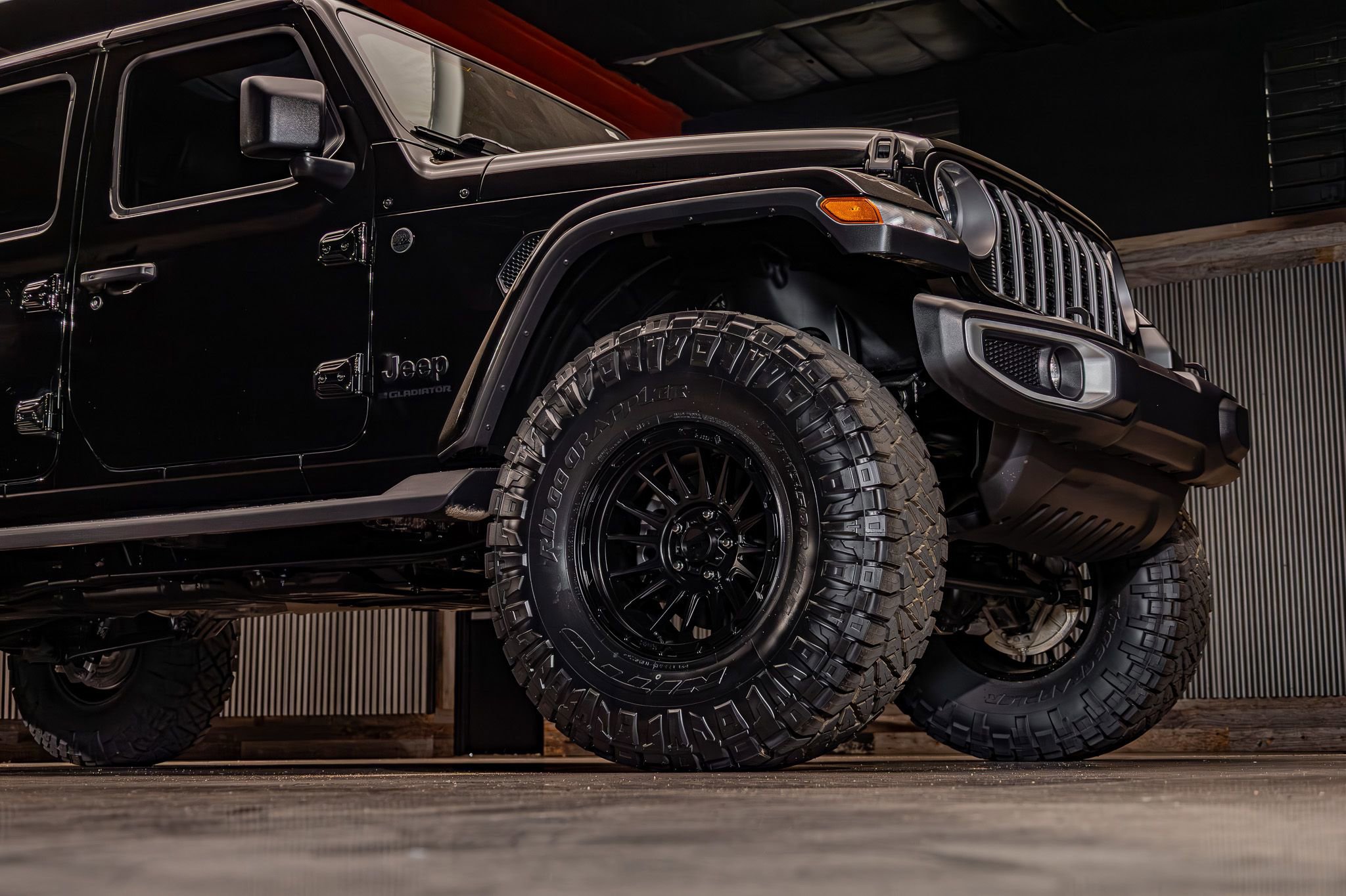 Used 2025 Jeep Gladiator Sport AWD/4WD image 12