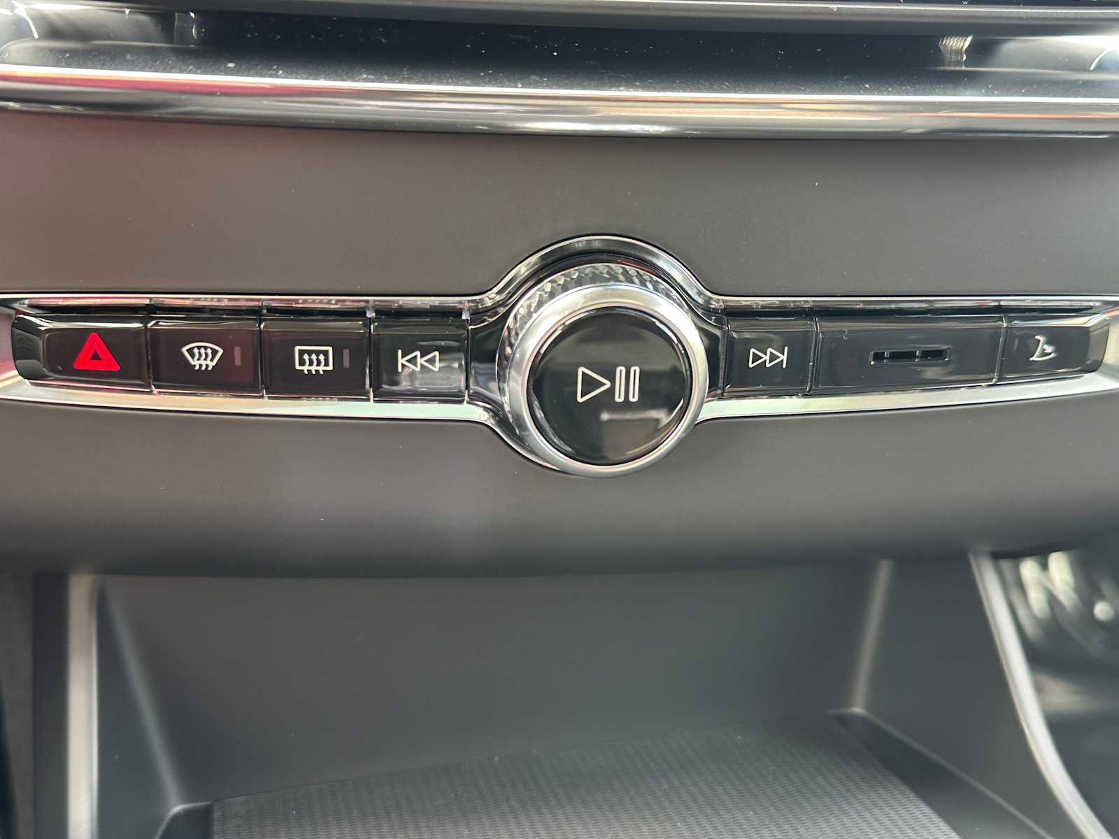 New 2026 Volvo XC90 T8 Plus image 34