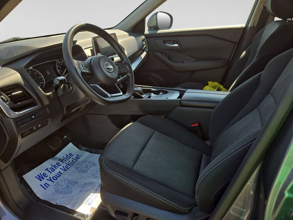 Used 2024 Nissan Rogue SV FWD image 22