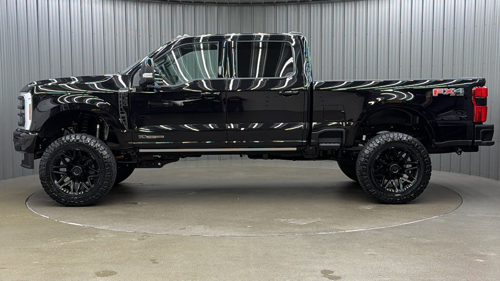 Used 2026 Ford F350 Platinum AWD/4WD image 2