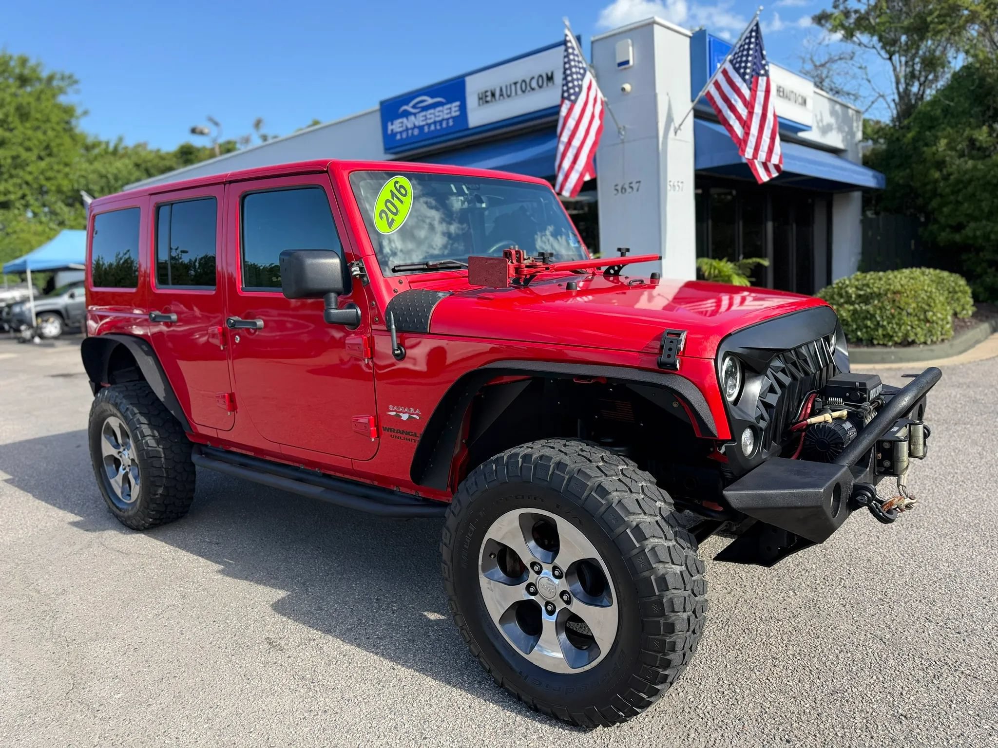 Used 2016 Jeep Wrangler Unlimited Sahara w/ Connectivity Group AWD/4WD image 16