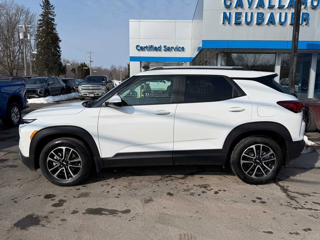 Used 2026 Chevrolet TrailBlazer LT w/ Convenience Package image 8