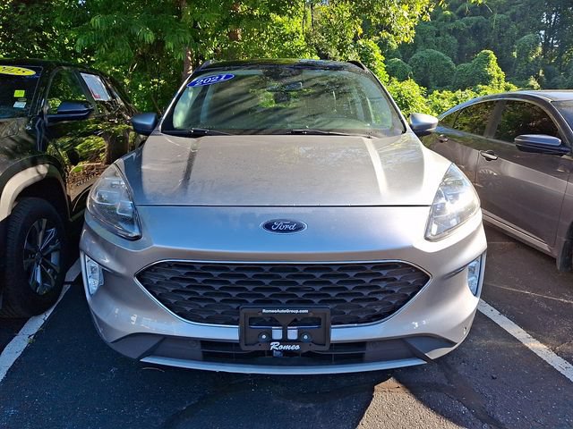 Used 2021 Ford Escape Titanium AWD/4WD image 2