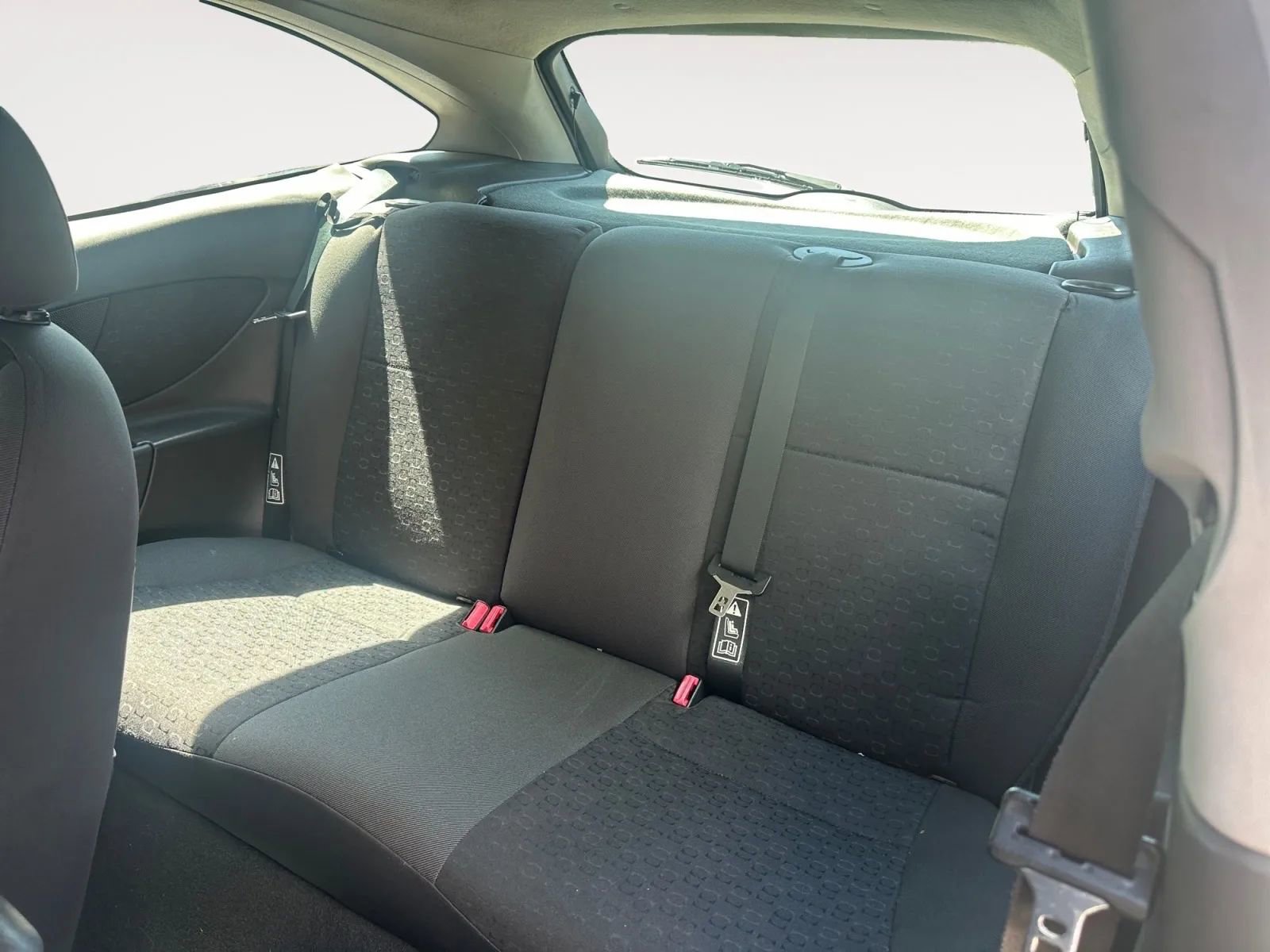 Used 2003 Ford Focus ZX3 Hatchback FWD image 13