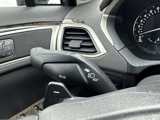 Used 2013 Lincoln MKZ image 36