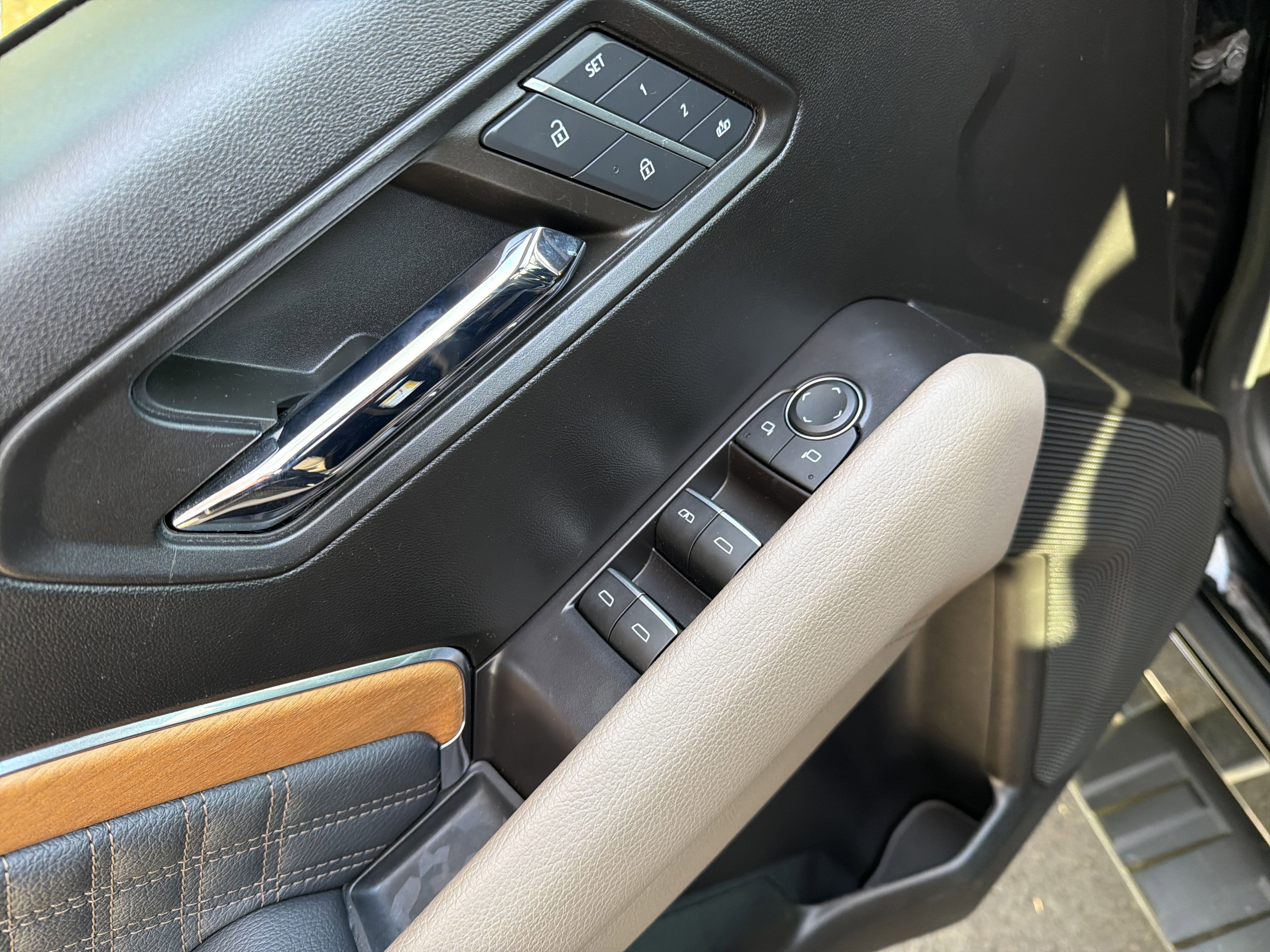 Used 2024 GMC Canyon Denali AWD/4WD image 15