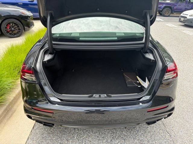 Used 2022 Maserati Quattroporte Trofeo RWD image 9