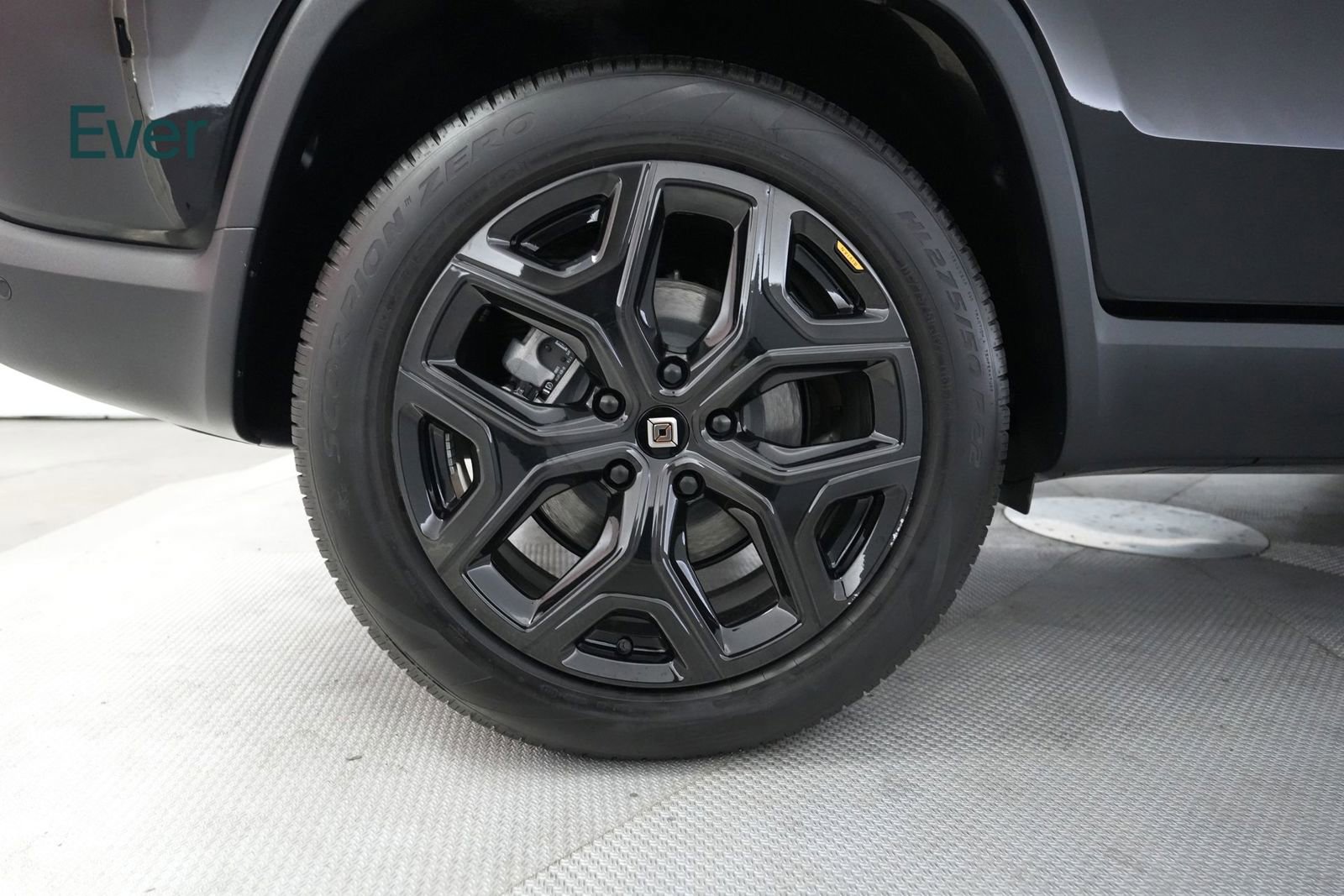 Used 2024 Rivian R1S Adventure image 22