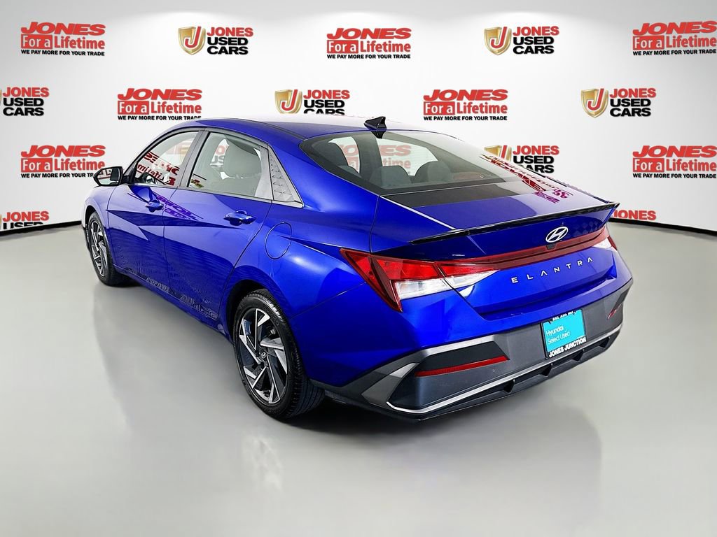 Certified 2025 Hyundai Elantra Sport FWD image 2