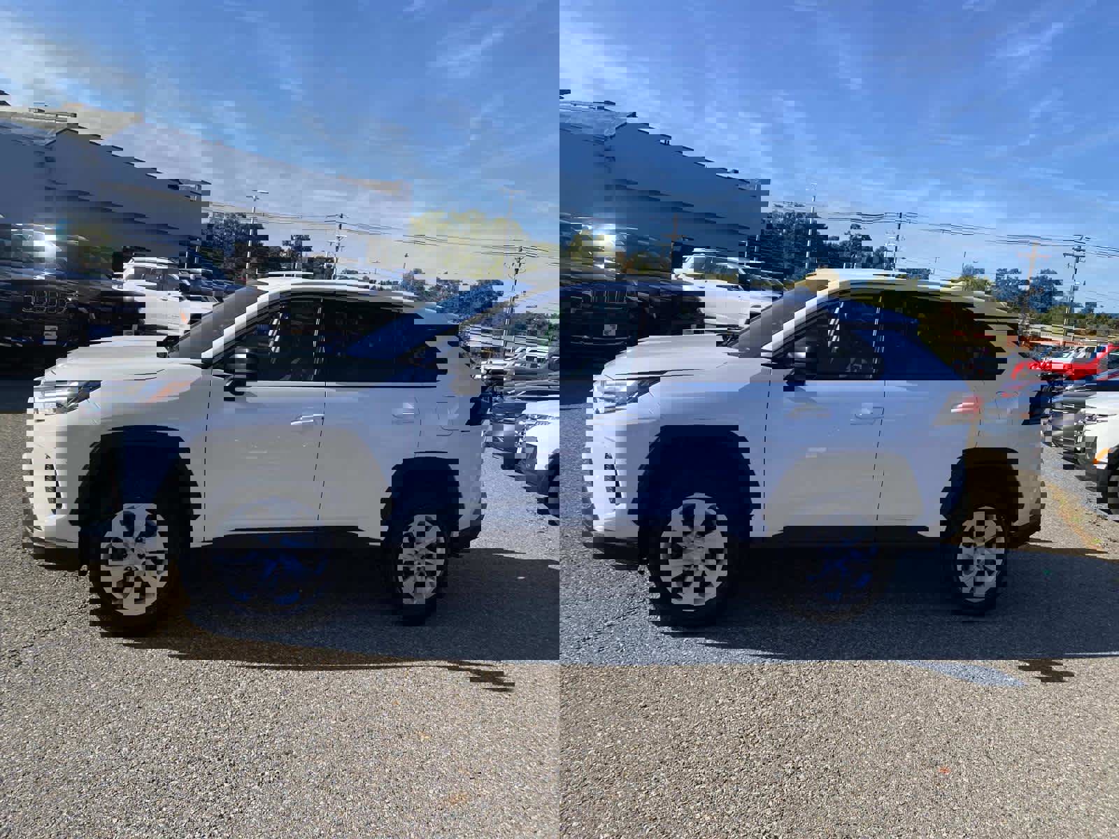 Used 2024 Toyota RAV4 LE image 7