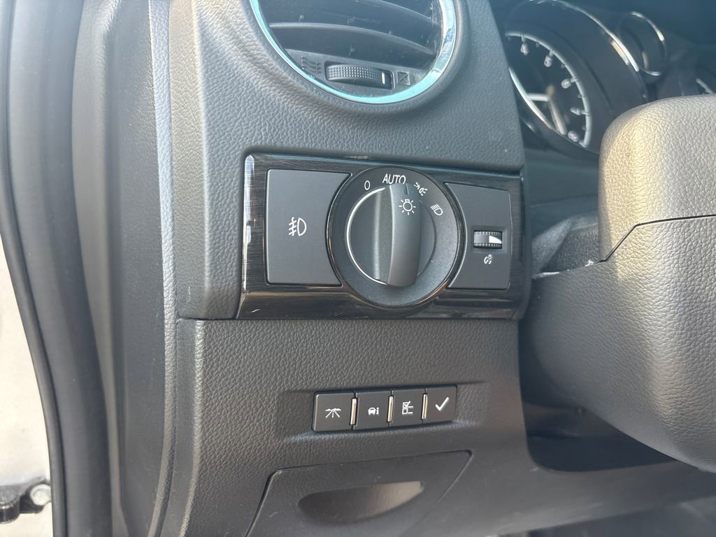 Used 2014 Chevrolet Captiva Sport LT w/ Convenience Package image 19