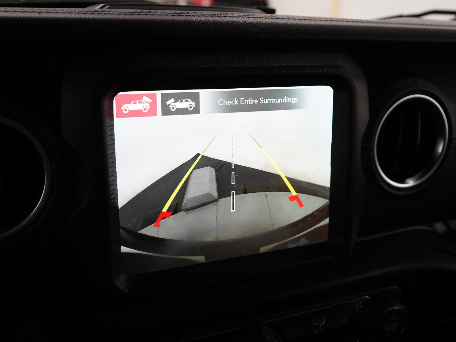 Used 2022 Jeep Wrangler Unlimited Rubicon 4xe w/ Steel Bumper Group image 21