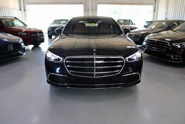 Used 2022 Mercedes-Benz S 500 4MATIC w/ 3D Technology Package image 42