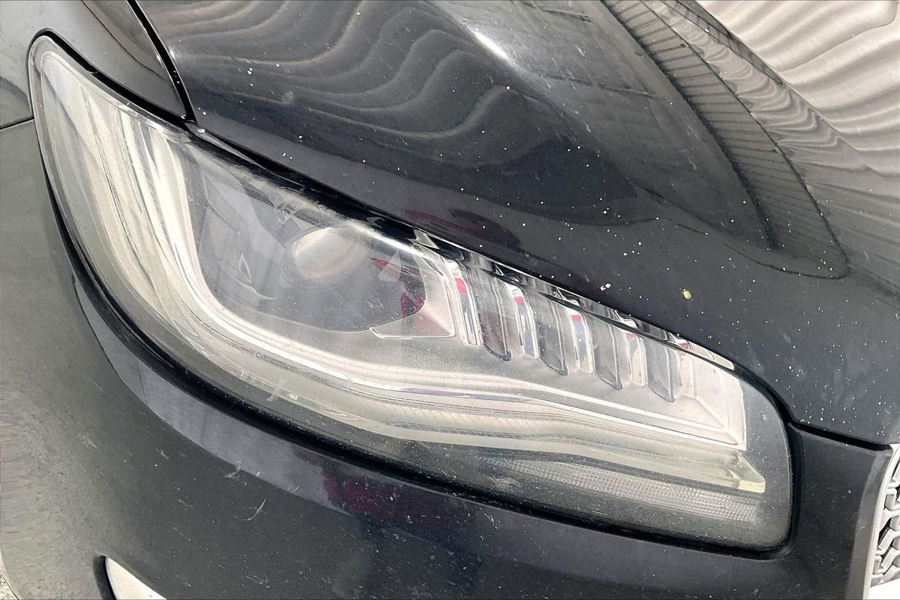 Used 2017 Lincoln MKZ Reserve FWD image 9