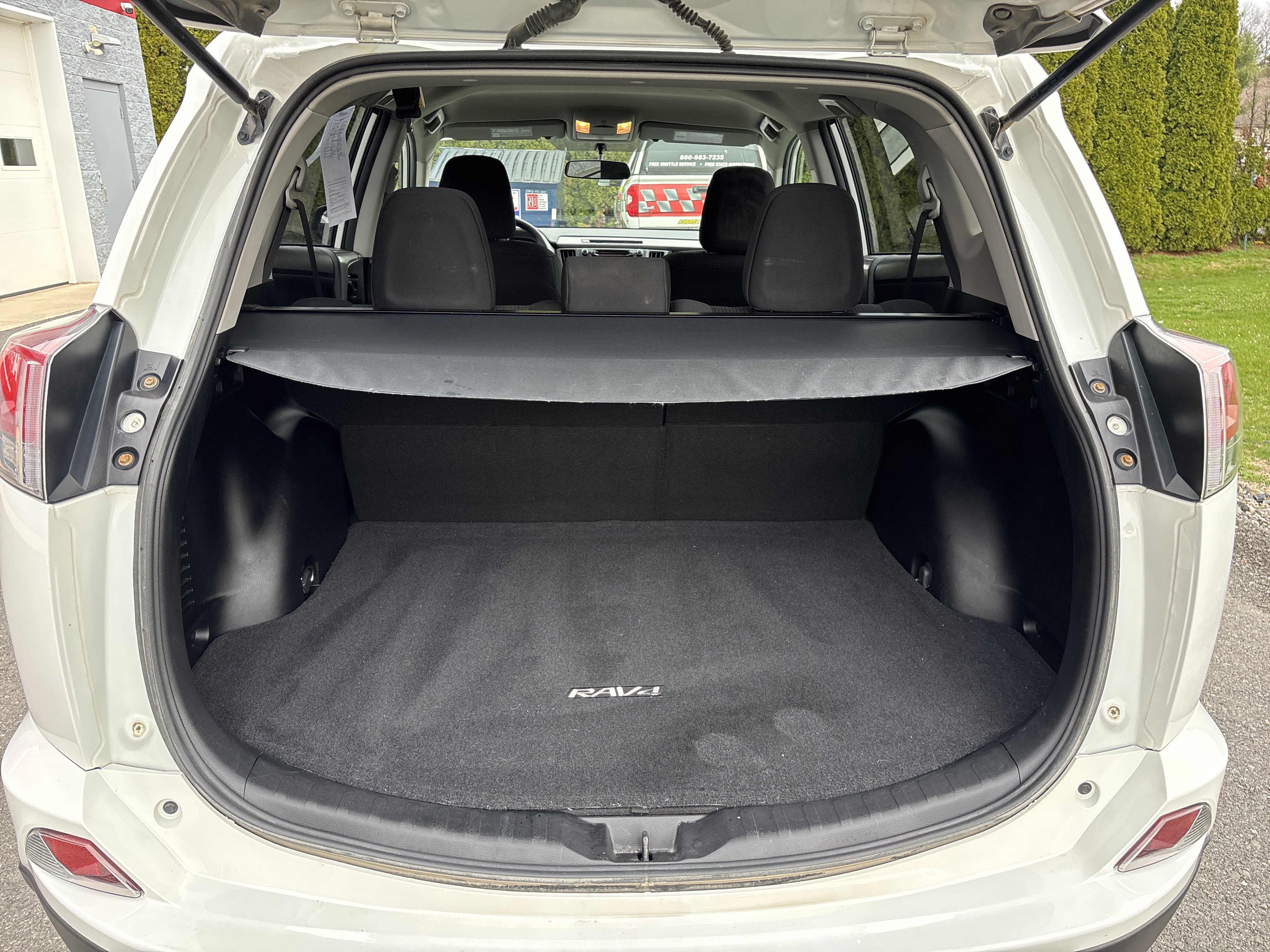 Used 2016 Toyota RAV4 LE image 5