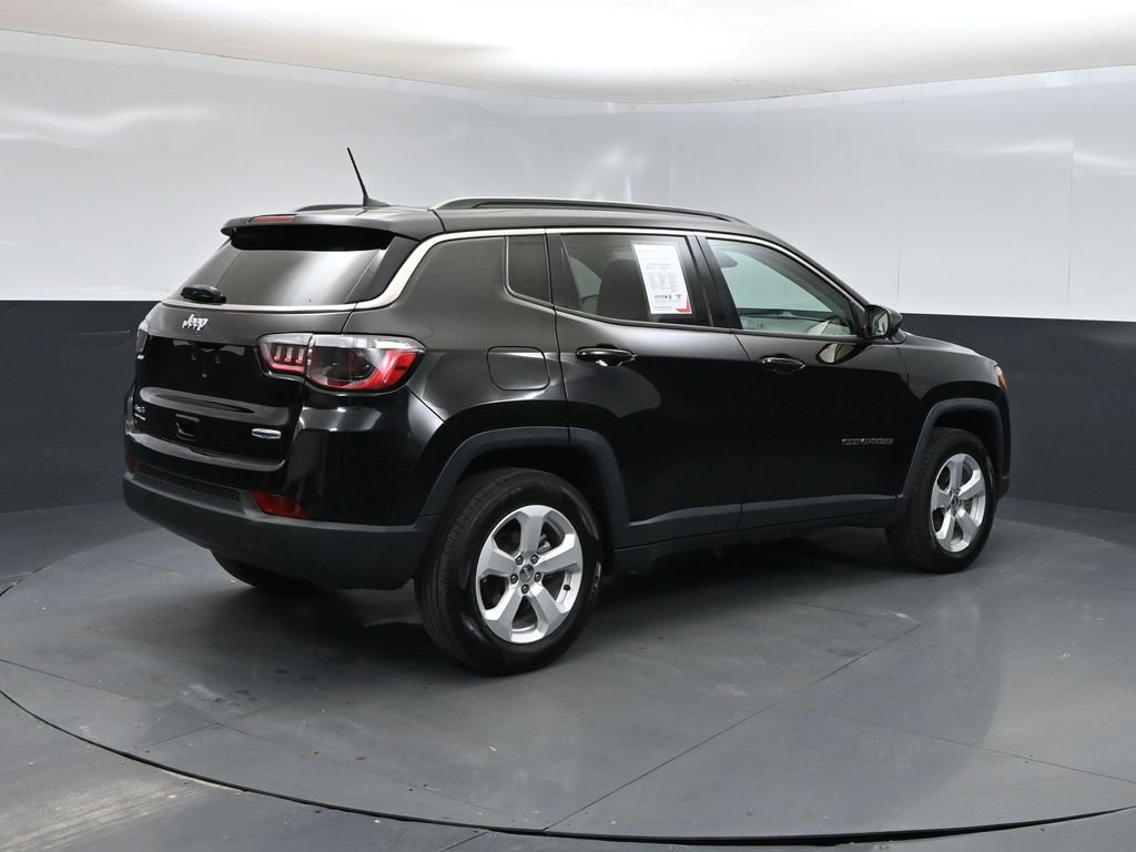 Used 2021 Jeep Compass Latitude w/ Convenience Group AWD/4WD image 2