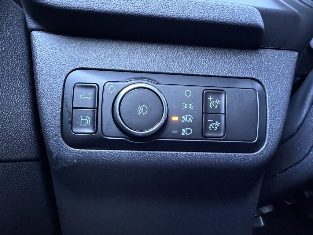 Used 2025 Ford Escape SE w/ PHEV Premium Package image 36