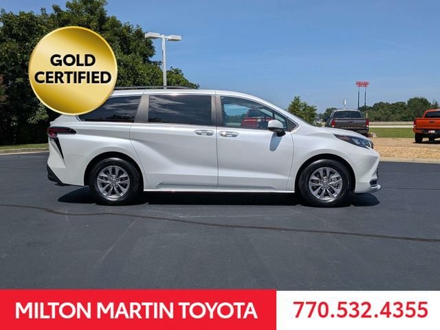Certified 2024 Toyota Sienna XLE FWD image 8