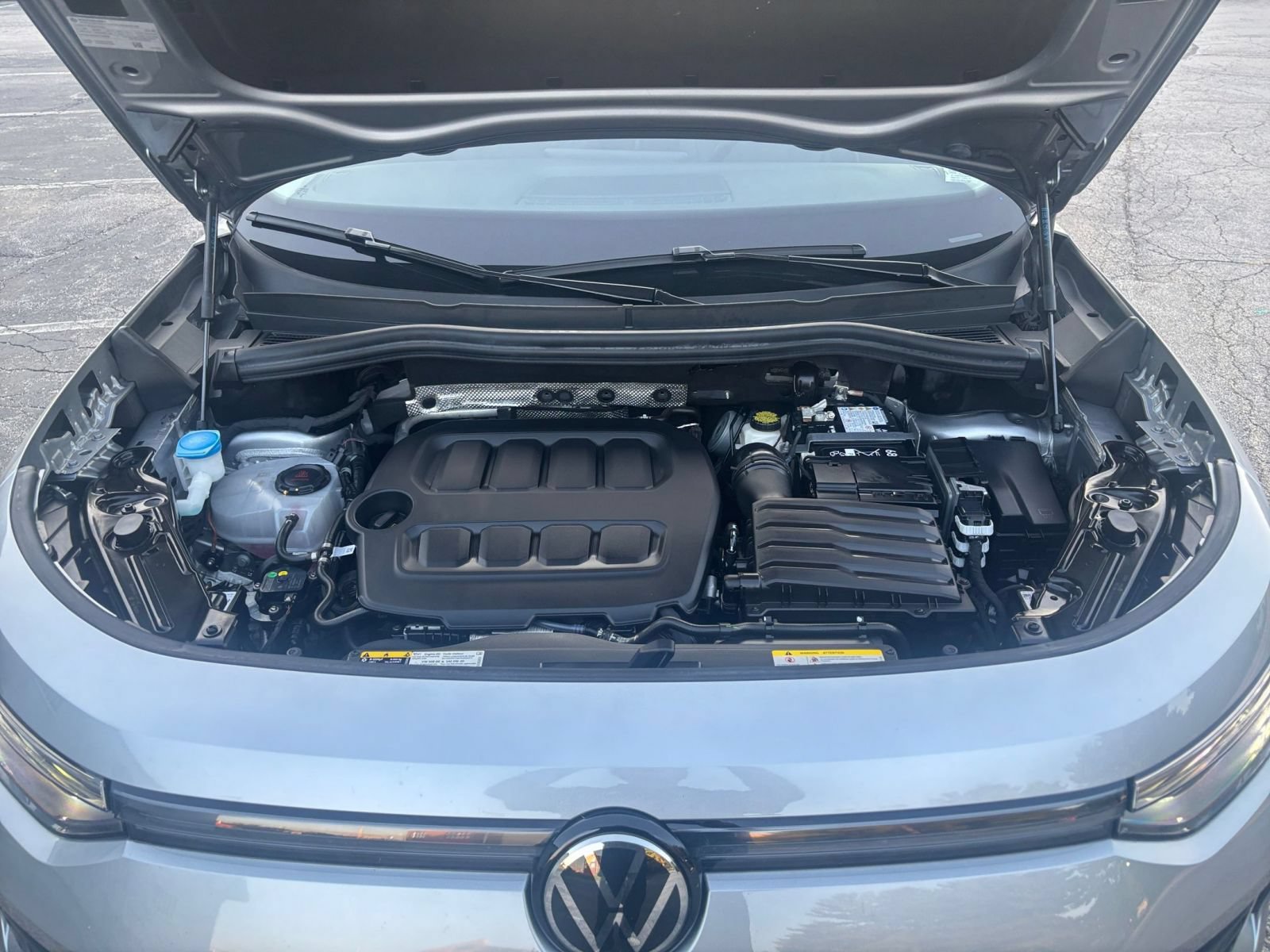 Used 2026 Volkswagen Tiguan SE AWD/4WD image 33