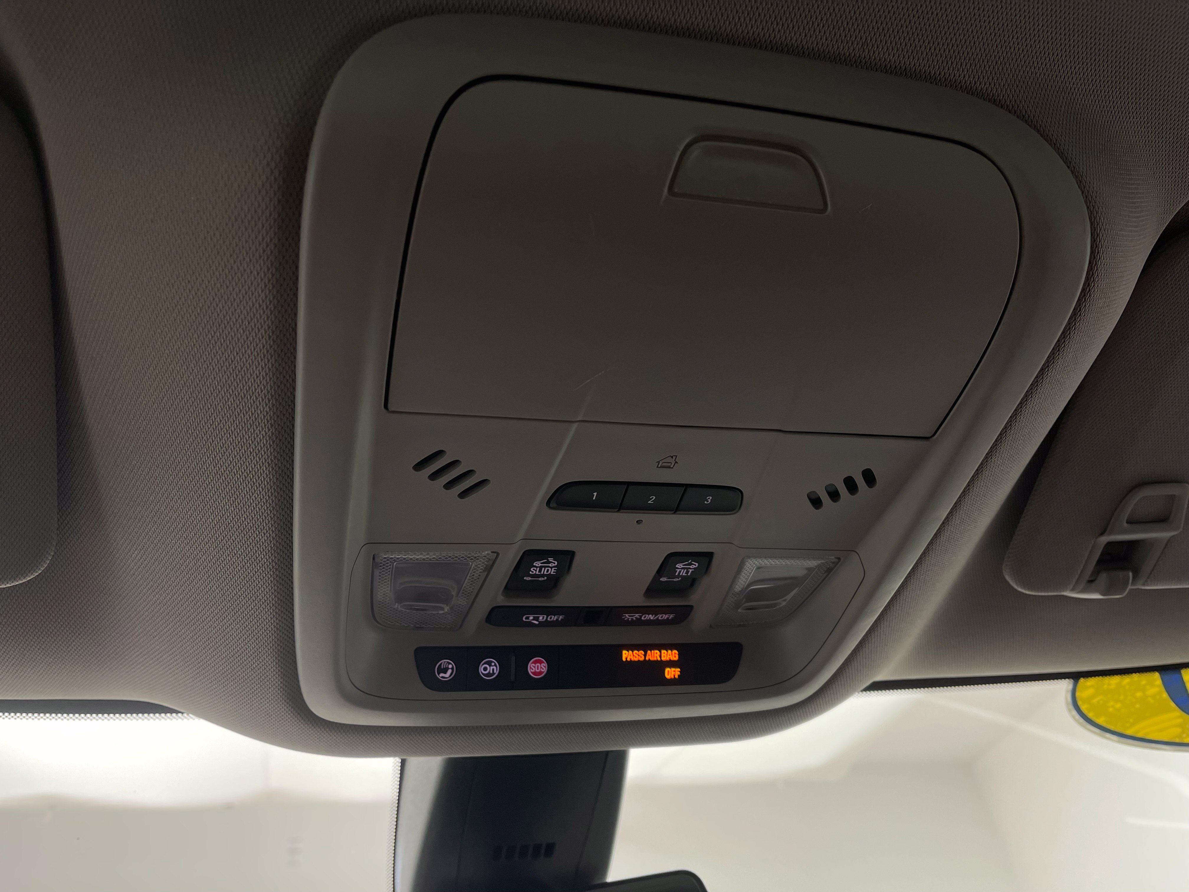 Used 2020 Buick Enclave Avenir w/ Avenir Technology Package FWD image 27