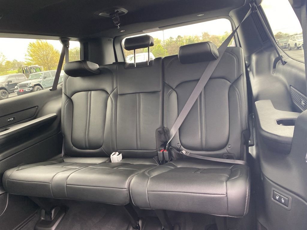 New 2026 Jeep Grand Wagoneer L Limited image 37