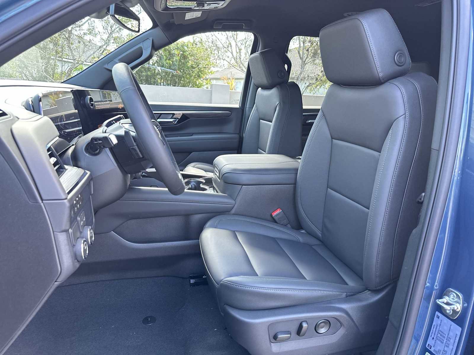 New 2026 Chevrolet Suburban LT w/ Comfort Package image 15