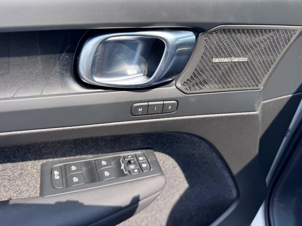 Used 2023 Volvo C40 P8 Recharge Ultimate AWD/4WD image 22