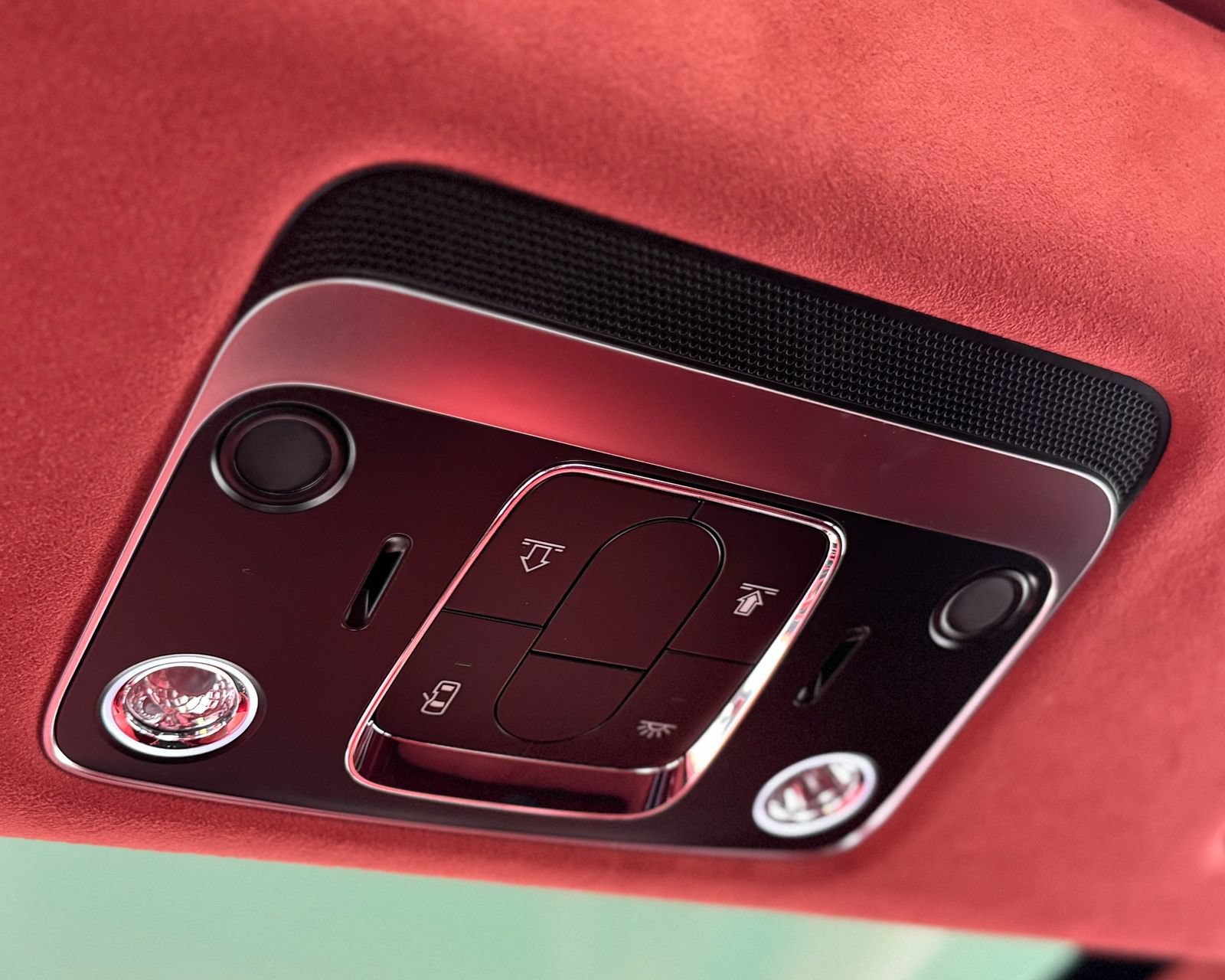 New 2025 Bentley Flying Spur Plug-In Hybrid AWD/4WD image 28