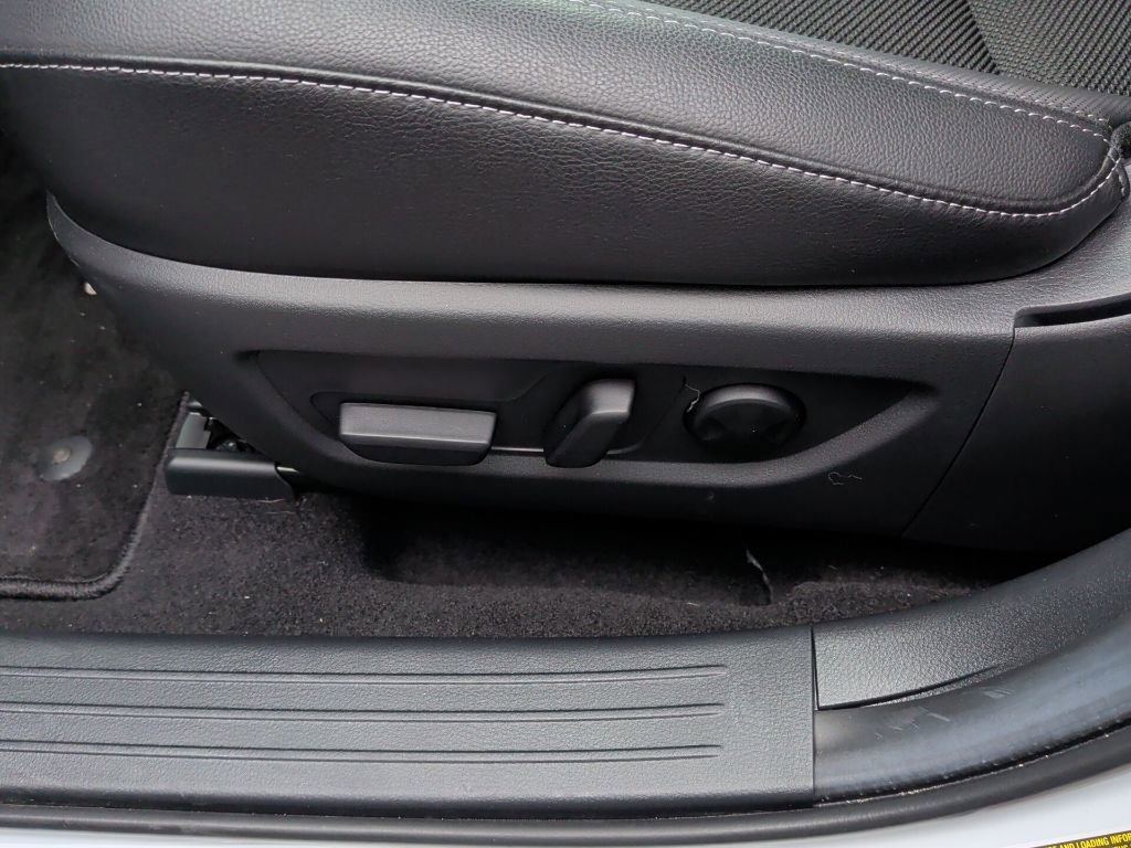 Certified 2025 MAZDA CX-50 2.5 Hybrid w/ Preferred Pkg image 14