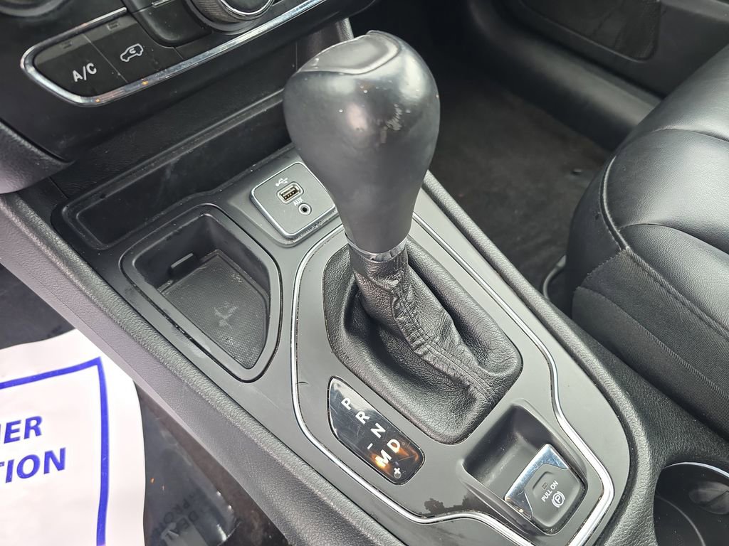 Used 2019 Jeep Cherokee Latitude Plus image 26