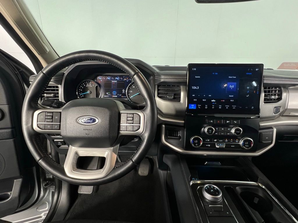 Used 2024 Ford Expedition XLT image 13