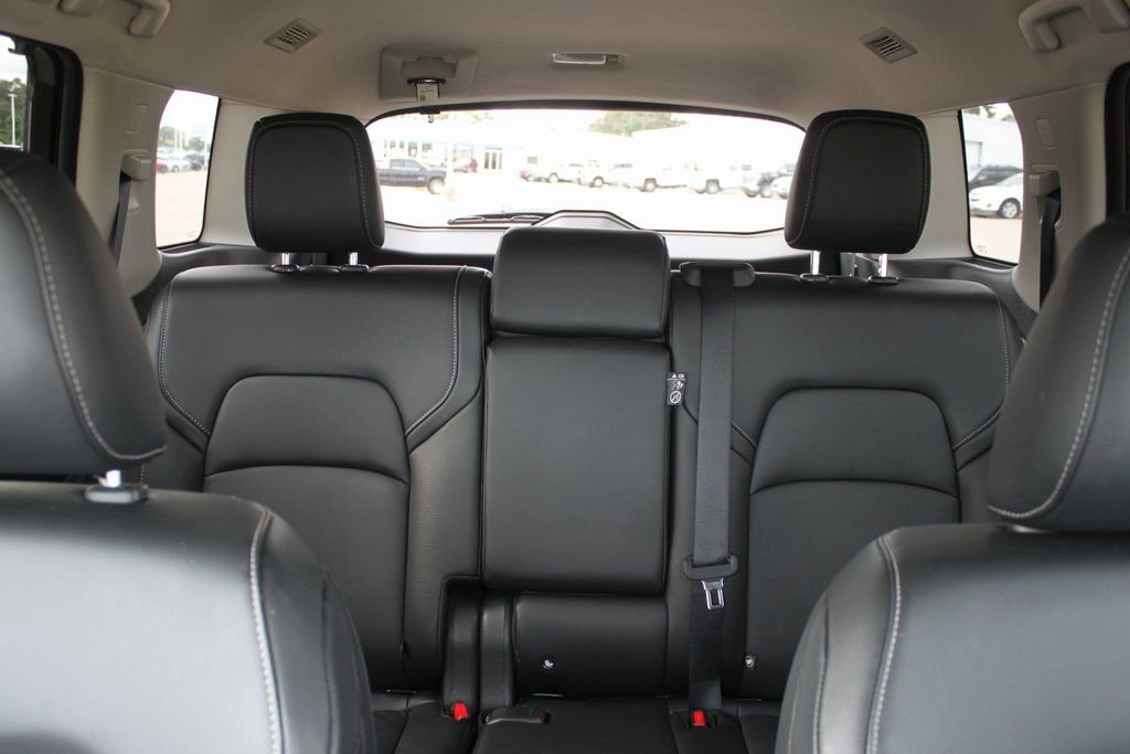 Used 2023 Nissan Pathfinder SL w/ Lighting Package (N92) image 20