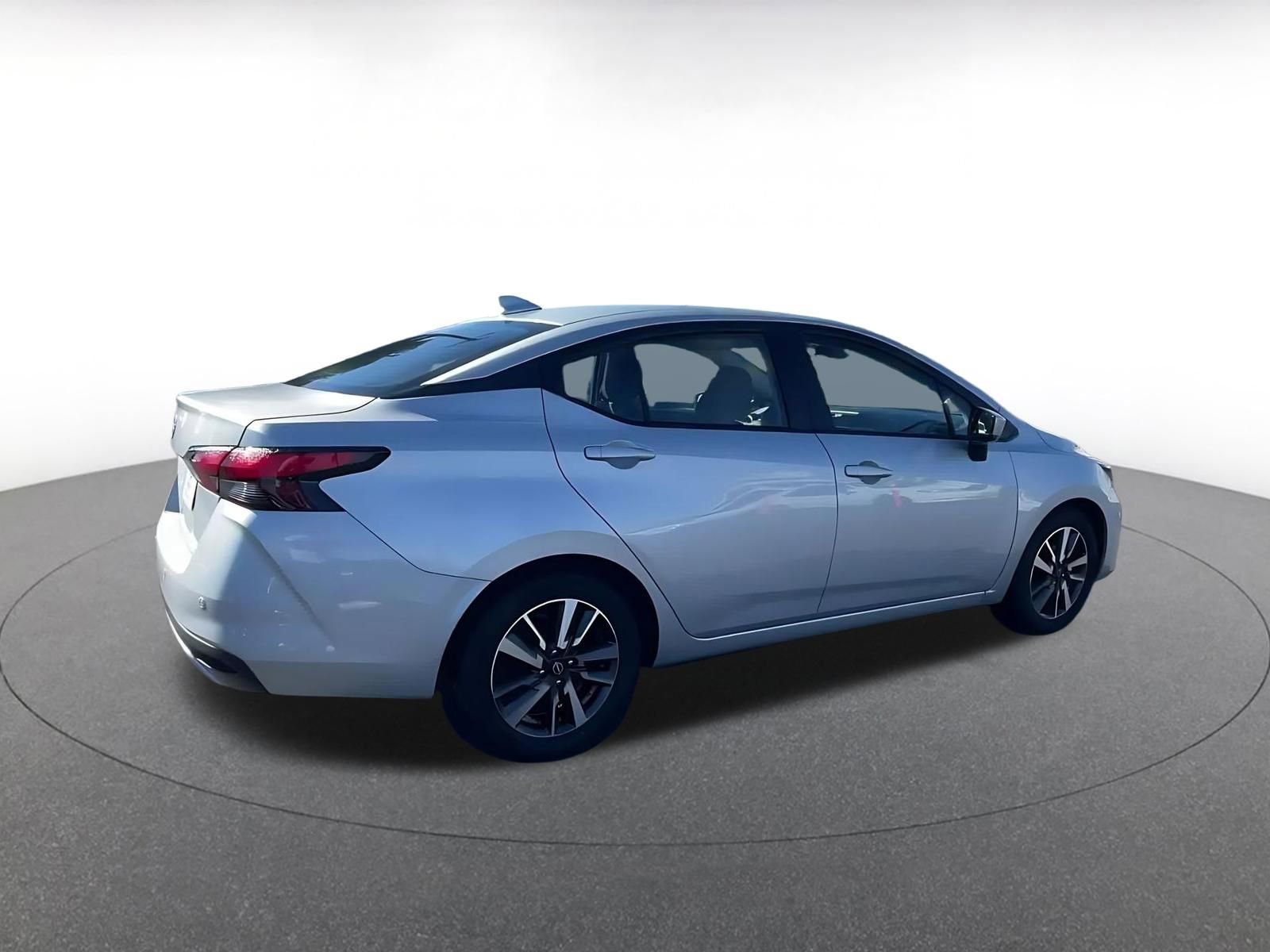 Used 2025 Nissan Versa SV image 15