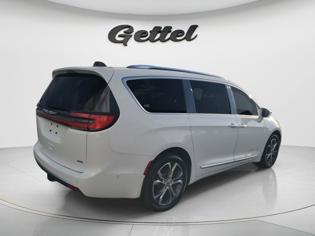 Used 2024 Chrysler Pacifica Pinnacle w/ Trailer Tow Group image 5