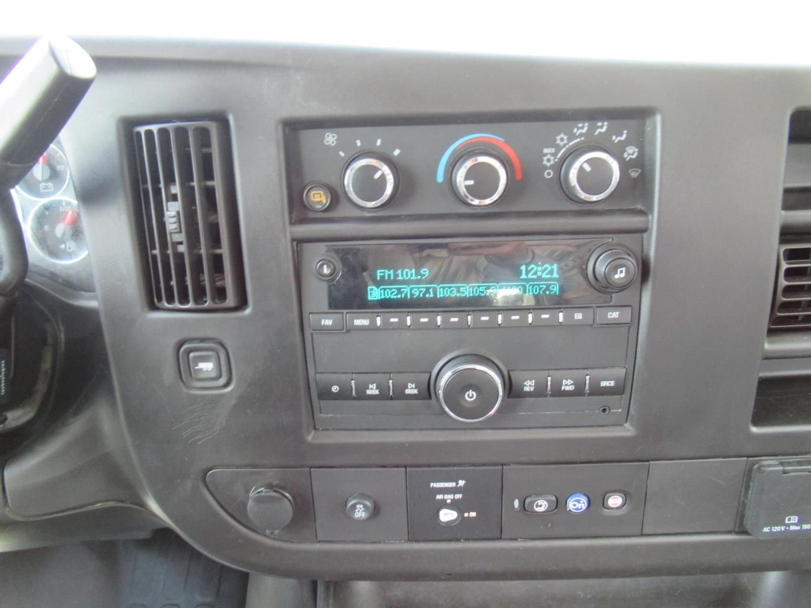 Used 2021 GMC Savana 2500 w/ Driver Convenience Package RWD image 18
