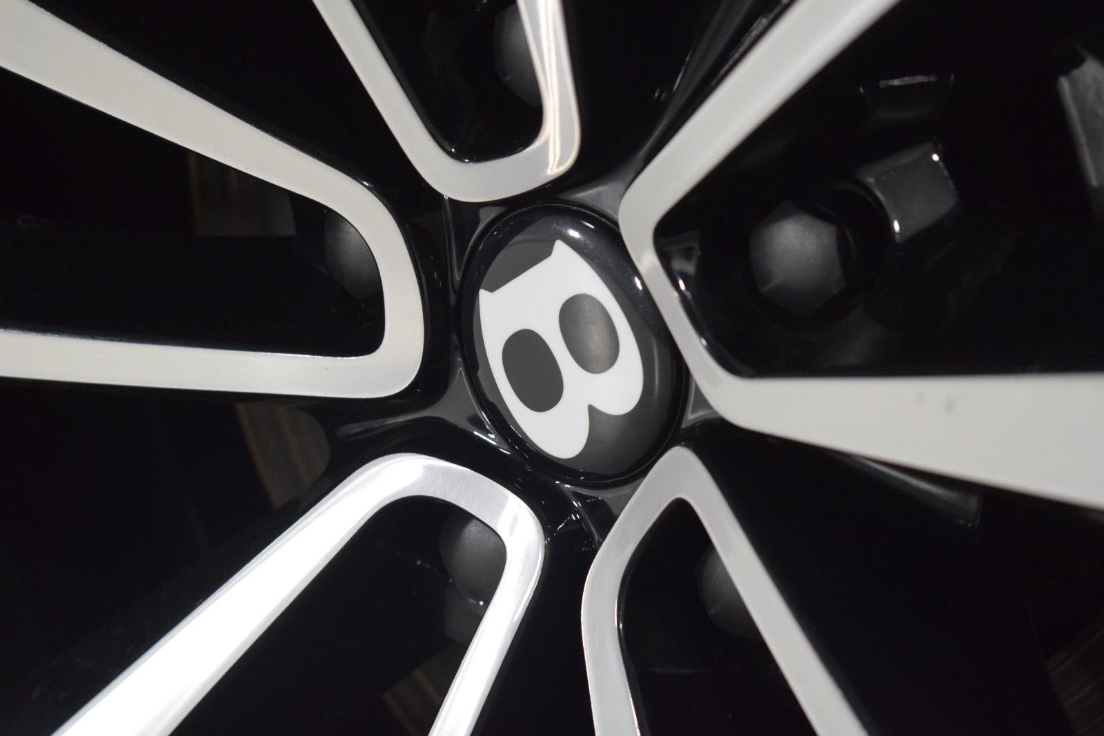 Certified 2024 Bentley Bentayga image 18