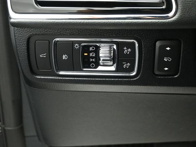 Certified 2023 Lincoln Navigator Reserve AWD/4WD image 11