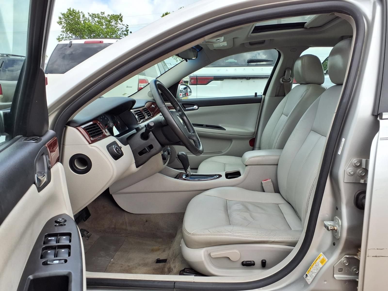Used 2007 Chevrolet Impala LT FWD image 16