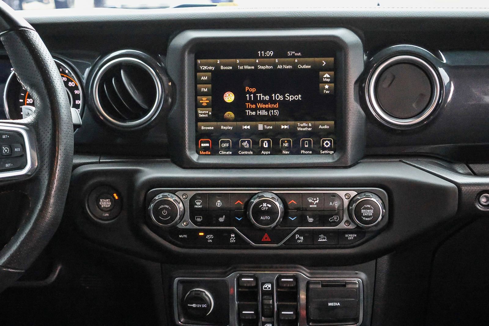 Used 2023 Jeep Wrangler Unlimited Rubicon 392 w/ Trailer Tow Package image 25