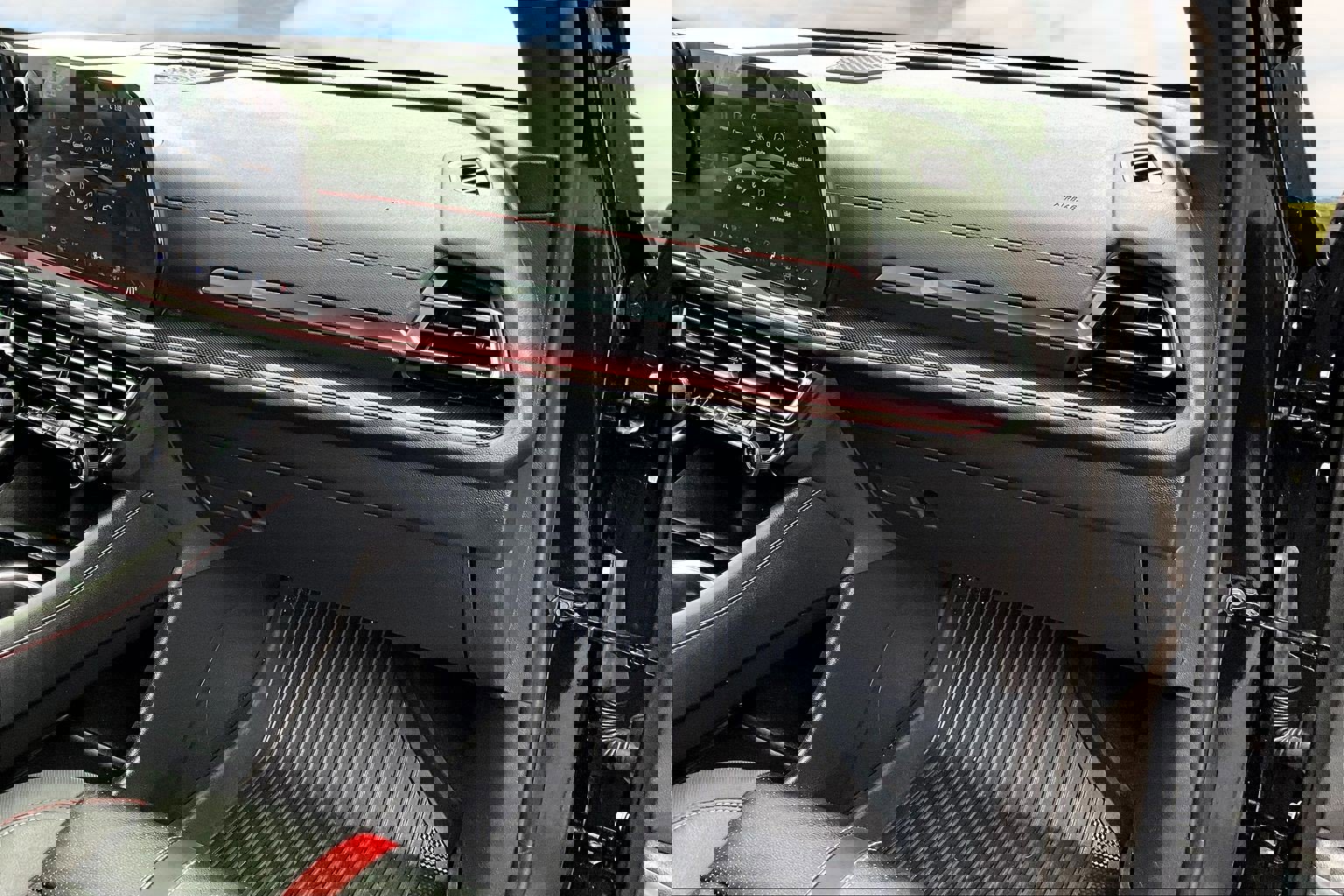 Used 2025 Chevrolet Traverse RS w/ LPO, Floor Liner Package image 18