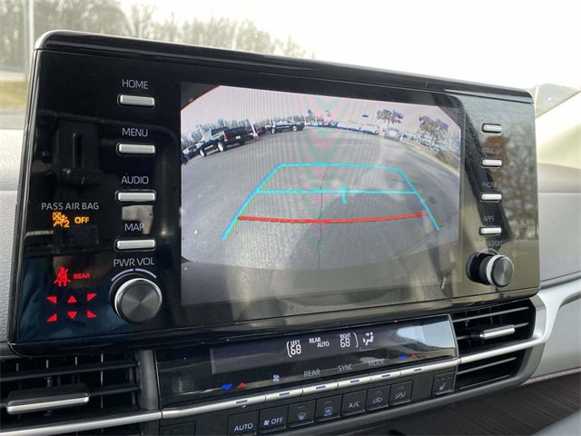 Used 2022 Toyota Sienna XLE image 31