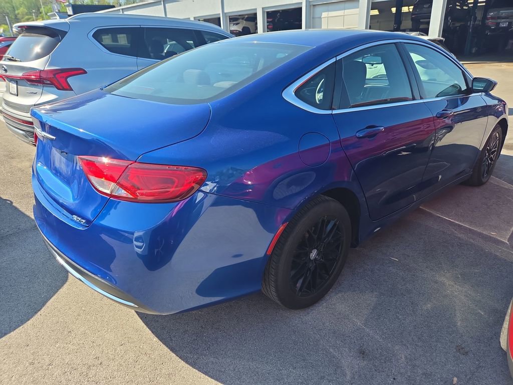 Used 2016 Chrysler 200 Limited image 3