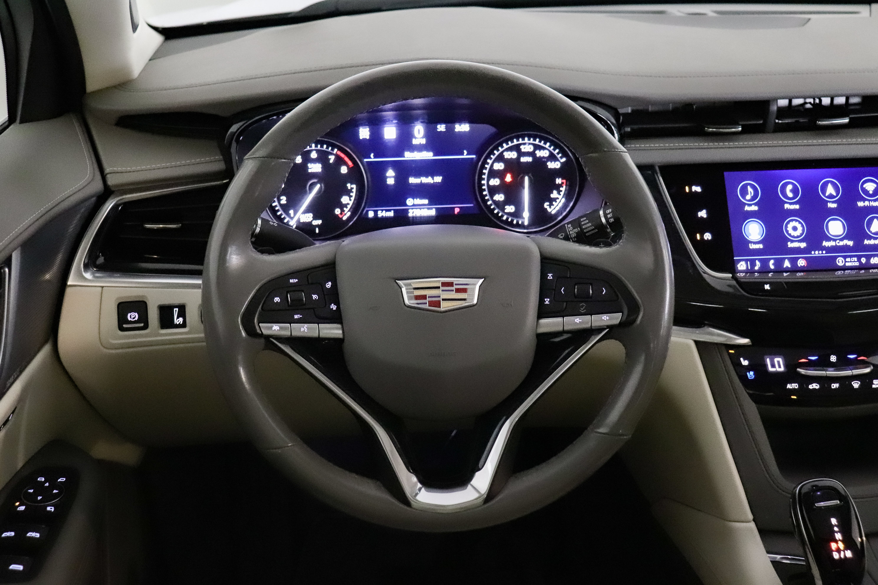 Used 2024 Cadillac XT6 Premium Luxury w/ Technology Package AWD/4WD image 25