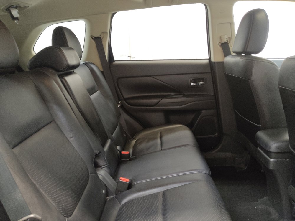 Used 2014 Mitsubishi Outlander GT image 19