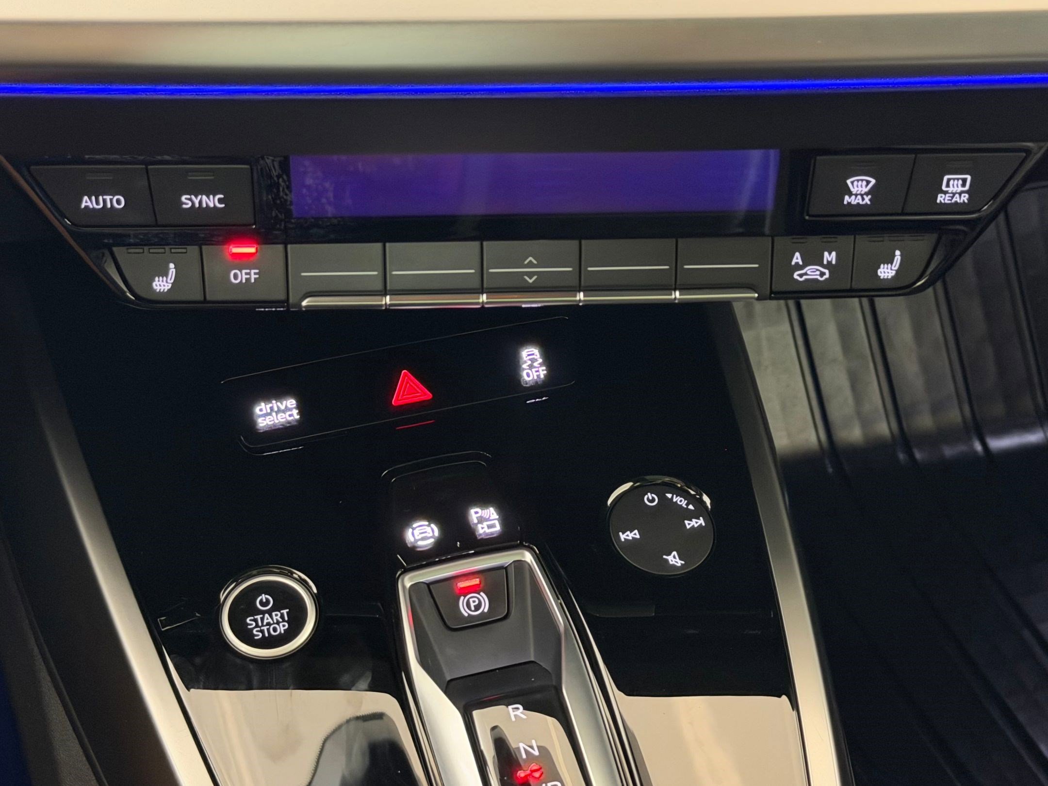 Used 2023 Audi Q4 e-tron Premium Plus w/ Premium Plus image 19