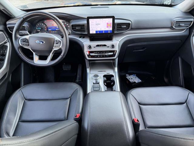 Used 2023 Ford Explorer XLT w/ Equipment Group 202A image 14