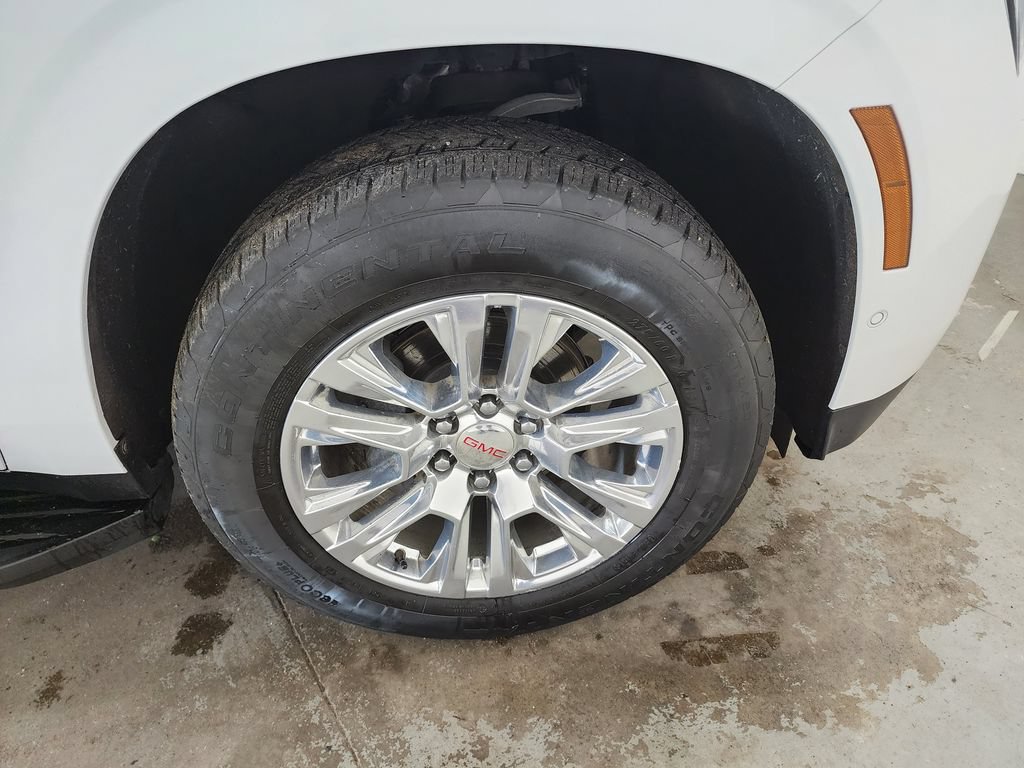 Used 2025 GMC Yukon Denali AWD/4WD image 44