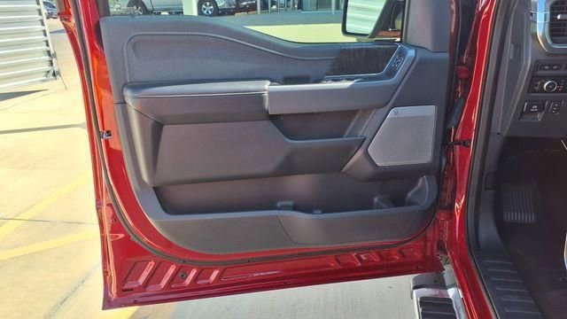 Used 2023 Ford F150 Lariat w/ Trailer Tow Package image 15