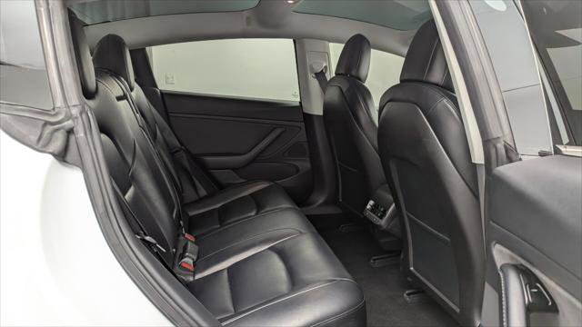 Used 2018 Tesla Model 3 Mid Range image 17